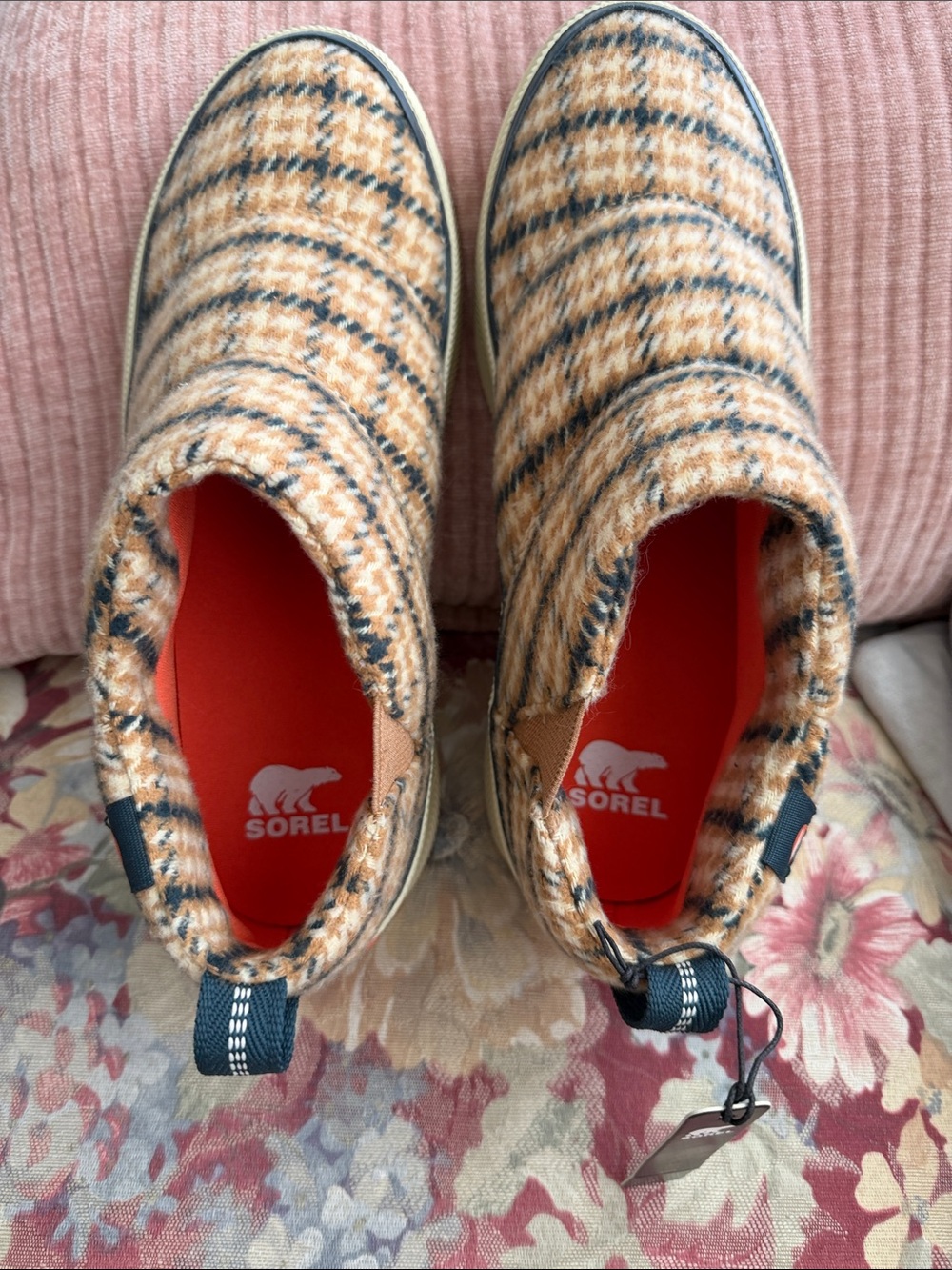 Sorel Kids Plaid Slip-On Boots in Orange and Tan. Brand New Size 9